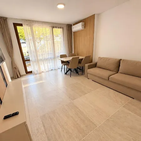 Messambria Prestige & Pools By Noks النايت