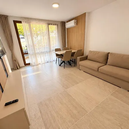 Messambria Prestige & Pools By Noks شقة النايت